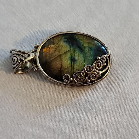 Labradorite pendant - Picture 4 of 5